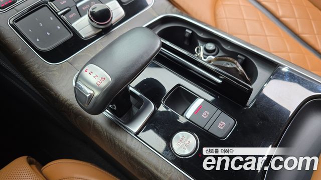 Audi A8 60 TDI Quattro LWB D4 2015 — фото 9
