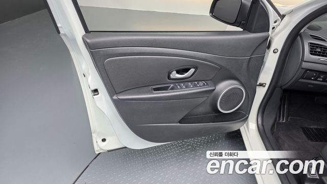 Renault Korea SM3 Z.E. SE 2018 — фото 24