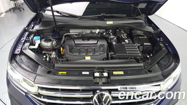 Volkswagen Tiguan Allspace 2.0 TSI Prestige 2023 — фото 6