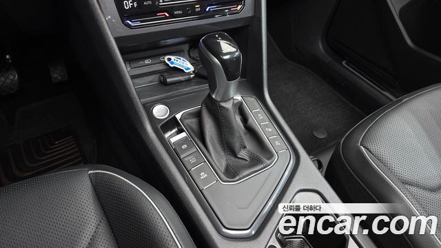 Volkswagen Tiguan Allspace 2.0 TSI Prestige 2023 — фото 9