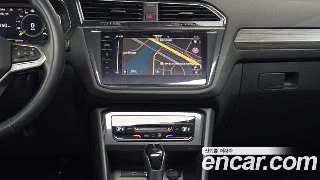 Volkswagen Tiguan Allspace 2.0 TSI Prestige 2023 — фото 13
