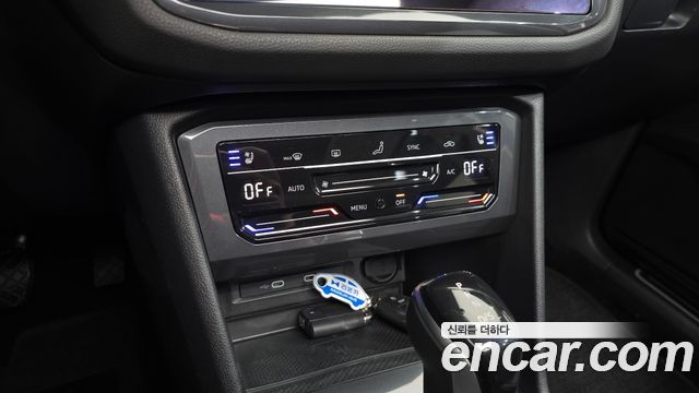 Volkswagen Tiguan Allspace 2.0 TSI Prestige 2023 — фото 29