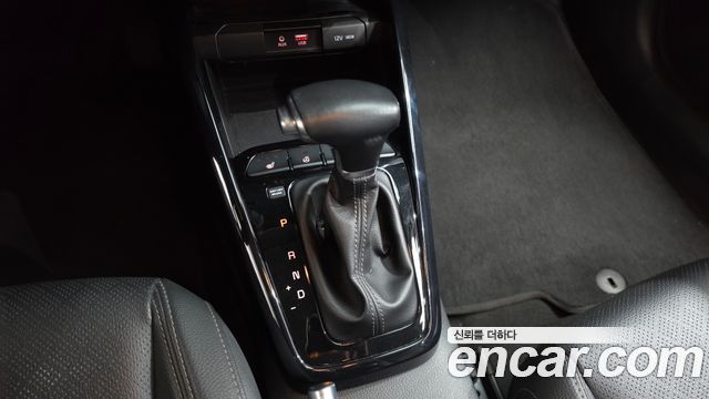 Kia Stonic 1.4 Trendy 2018 — фото 9