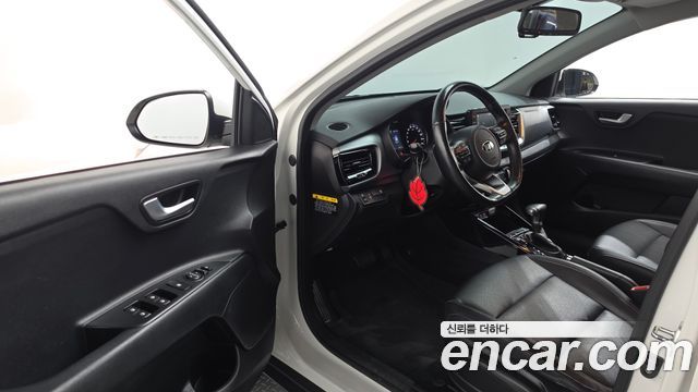 Kia Stonic 1.4 Trendy 2018 — фото 10
