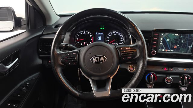 Kia Stonic 1.4 Trendy 2018 — фото 12