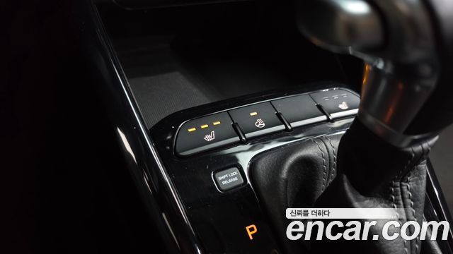 Kia Stonic 1.4 Trendy 2018 — фото 20