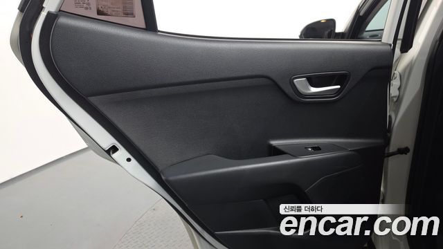 Kia Stonic 1.4 Trendy 2018 — фото 25