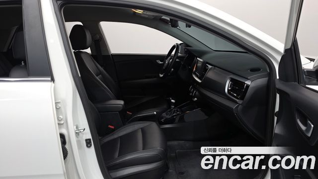 Kia Stonic 1.4 Trendy 2018 — фото 26