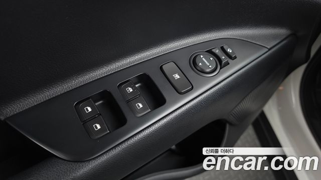 Kia Stonic 1.4 Trendy 2018 — фото 30