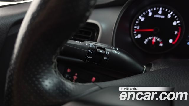 Kia Stonic 1.4 Trendy 2018 — фото 31