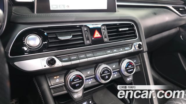 Genesis G70 2.0T AWD Sport Package 2018 — фото 16