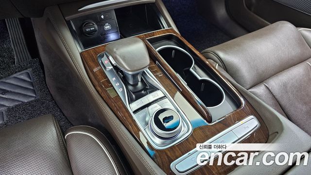 Kia K9 3.8 GDI AWD PlatinumⅢ 2019 — фото 9
