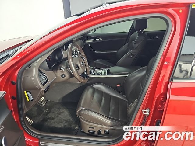 Kia Stinger 2.0 Turbo 2WD Platinum 2019 — фото 15