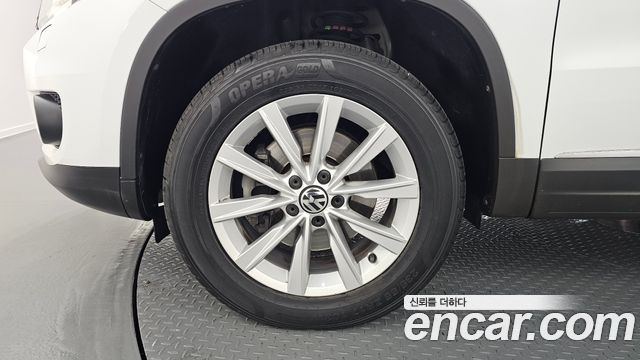 Volkswagen Tiguan 2.0 TDI Comfort 5N 2016 — фото 5