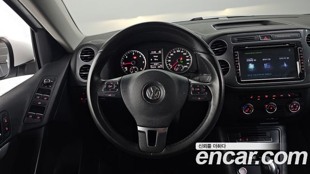 Volkswagen Tiguan 2.0 TDI Comfort 5N 2016 — фото 16