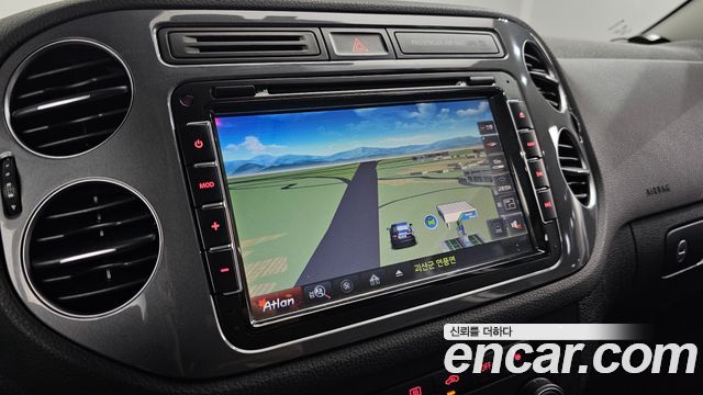 Volkswagen Tiguan 2.0 TDI Comfort 5N 2016 — фото 17