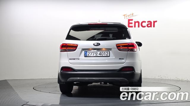 Kia Sorento Diesel 2.0 2WD Noblesse 2015 — фото 4