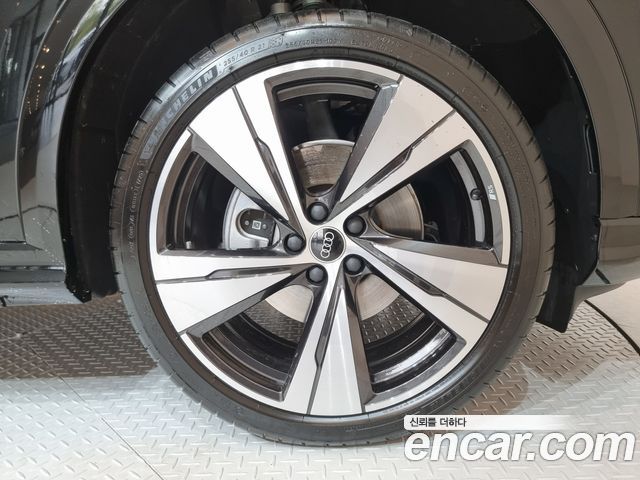 Audi Q5 (80A) 40 TFSI Quattro Sportback S Line 2025 — фото 5