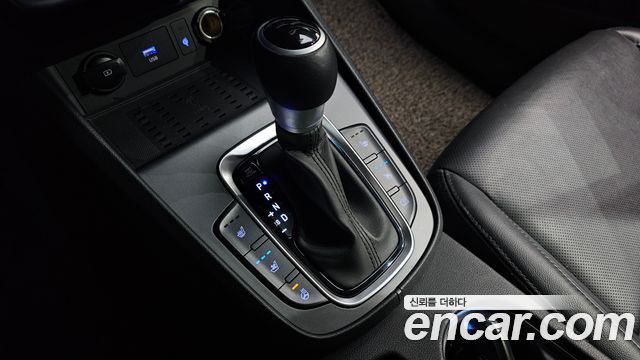 Hyundai Kona Hybrid Inspiration 2021 — фото 9