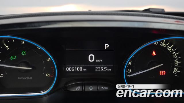 Peugeot 2008 1.5 BlueHDi Allure 2019 — фото 8