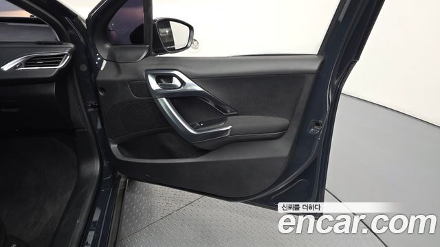 Peugeot 2008 1.5 BlueHDi Allure 2019 — фото 24