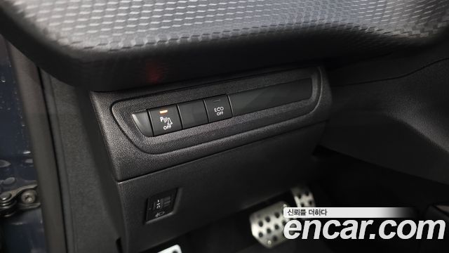 Peugeot 2008 1.5 BlueHDi Allure 2019 — фото 28