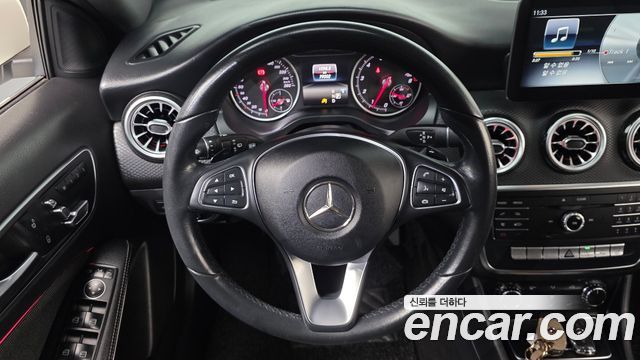 Mercedes-Benz A-Class (W176) A200 2018 — фото 12
