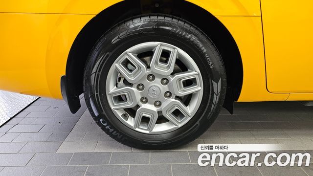 Hyundai Staria L3.5  Kinder Safety Car 15-Seater 2023 — фото 5