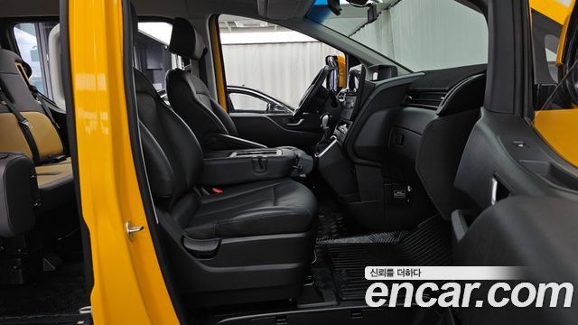 Hyundai Staria L3.5  Kinder Safety Car 15-Seater 2023 — фото 11