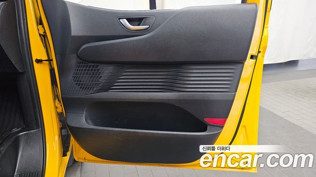 Hyundai Staria L3.5  Kinder Safety Car 15-Seater 2023 — фото 24