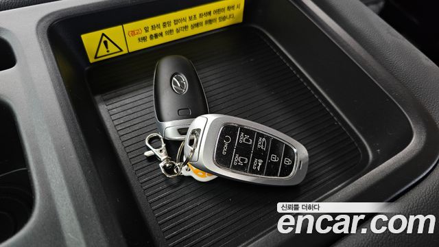 Hyundai Staria L3.5  Kinder Safety Car 15-Seater 2023 — фото 28
