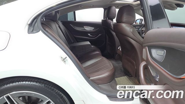Mercedes-Benz CLS-Class (C257) CLS300d AMG Line 2020 — фото 11