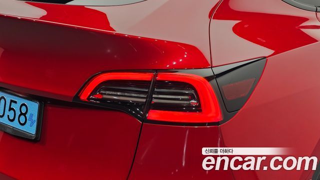 Tesla Model Y Standard Range RWD 2021 — фото 29