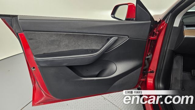 Tesla Model Y Standard Range RWD 2021 — фото 30