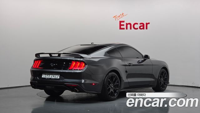 Ford Mustang Coupe 2019 — фото 2