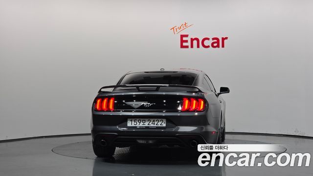 Ford Mustang Coupe 2019 — фото 4