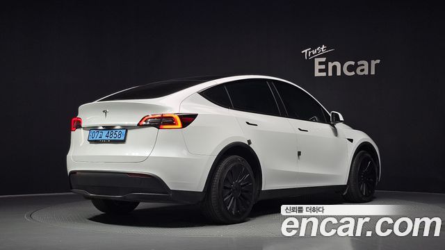 Tesla Model Y RWD 2023 — фото 2