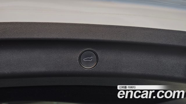 Tesla Model Y RWD 2023 — фото 18