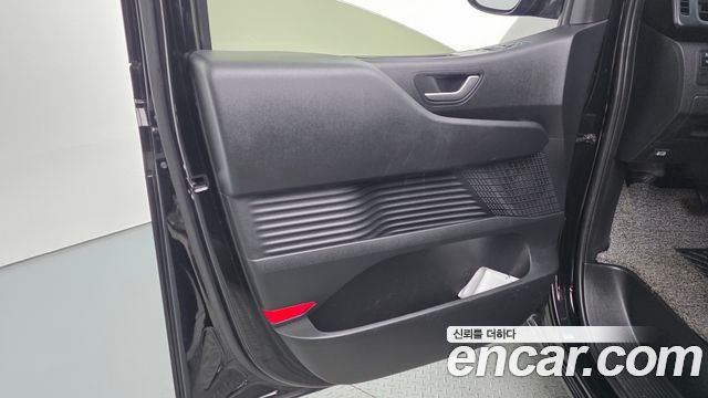Hyundai Staria Cargo 5-Seater Modern 2023 — фото 25