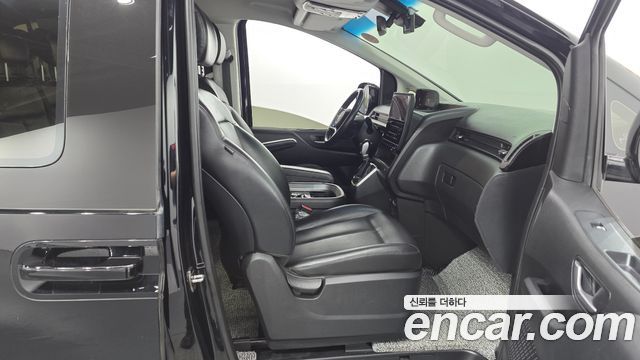 Hyundai Staria Cargo 5-Seater Modern 2023 — фото 26