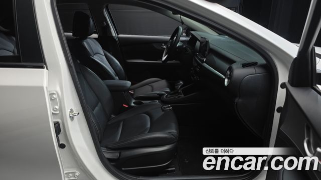 Kia K3 Luxury 2020 — фото 26