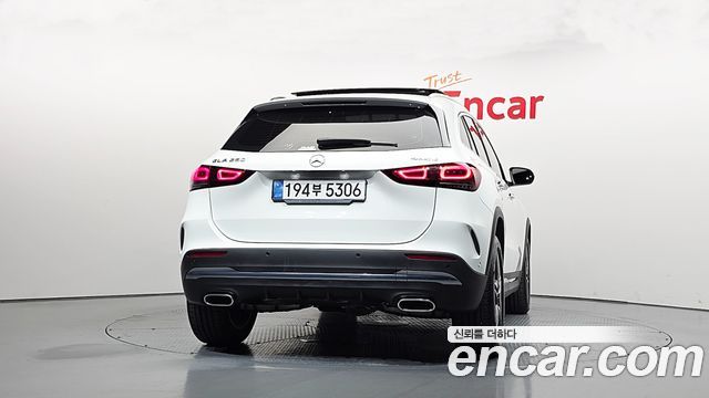 Mercedes-Benz GLA-Class (H247) GLA250 4MATIC 2021 — фото 4