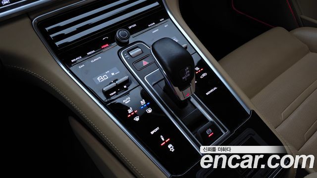 Porsche Panamera (971) 3.0 AWD 2020 — фото 40