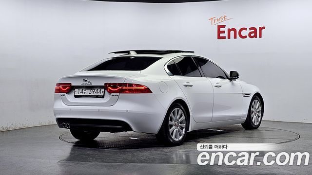 Jaguar XE 20d Prestige 2017 — фото 2