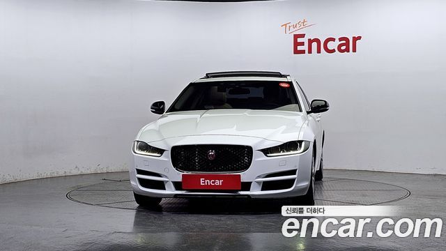 Jaguar XE 20d Prestige 2017 — фото 3