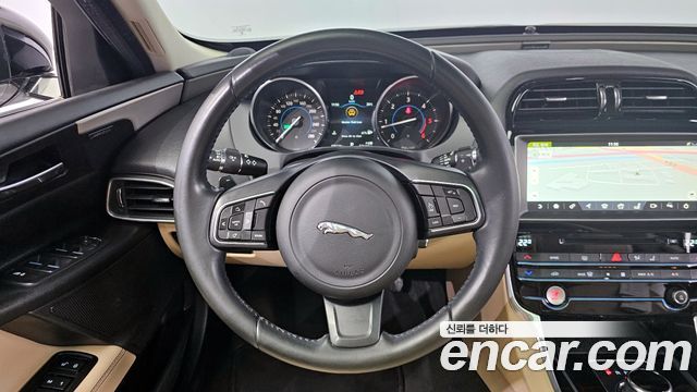 Jaguar XE 20d Prestige 2017 — фото 13