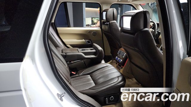Land Rover Range Rover (IV) 4.4 SDV8 Vogue SE DIESEL 2017 — фото 12