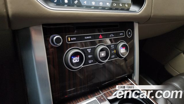 Land Rover Range Rover (IV) 4.4 SDV8 Vogue SE DIESEL 2017 — фото 16