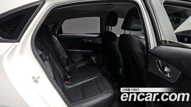 Kia K3 (II) 1.6 Prestige 2022 — фото 12