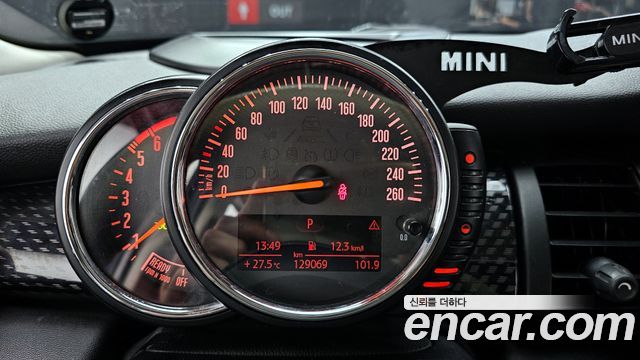MINI Cooper SD 5Door Standard 3rd 2015 — фото 8